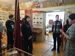 Ершовская молодежь в районном музее узнала, какой ценой завоевано счастье