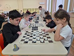 Ершовцы разных возрастов сразились в шашки