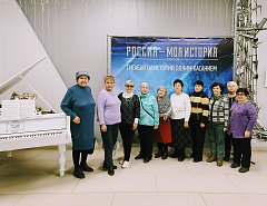 Ершовские «серебряные» туристы побывали в Историческом парке «Россия — Моя история»