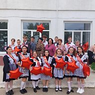 Глава Ершовского района Светлана Зубрицкая поздравила ершовцев с праздником Последнего звонка