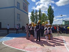Последний звонок прозвучал в этом году для выпускников школ 21 мая