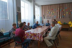 Под Ершовом отремонтируют дорогу, которая «плывет» под тяжестью большегрузов
