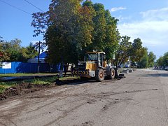 В Ершове начались работы по благоустройству территории для установки Доски почета