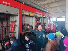 Экскурсия с пользой: ершовские школьники побывали в Пожарной части № 40