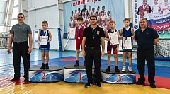 Ершовские борцы завоевали золото и бронзу на соревнованиях, прошедших в Пугачеве ко Дню защитника Отечества