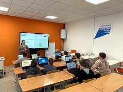 В «IT-КУБ.Ершов» ребят познакомили с удивительными возможностями нейросети