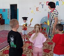 На День светофора юные жители Ершовского района прошли обучение в «Школе Светофорчика»