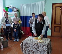 Ершовские «селяночки» за чашкой чая и урожай обсудили, и песни попели