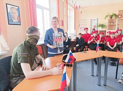 Ершовские школьники узнали, какую музыку любит боец с позывным «Музыка»