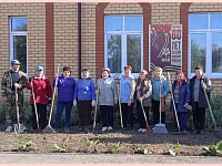 Ершовские сельчане сообща навели порядок на общественной территории