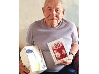 Долгожитель из ершовского села Виктор Иванович Скрехин принимает поздравления с юбилеем