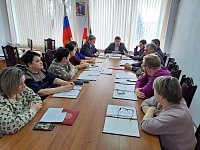 Депутаты МО г.Ершов одобрили идеи установки детских площадок, уборку камыша и мероприятия по отлову бездомных животных