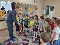 Спички детям не игрушки: ершовским дошколятам рассказали о пожарной безопасности