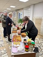 Ершовские железнодорожники провели ярмарку в поддержку бойцов СВО