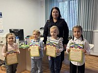 Конкурс рисунков и поделок показал отличное знание правил дорожного движения ершовскими ребятами