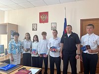 В торжественной обстановке пятеро юных ершовцев получили первые в их жизни паспорта