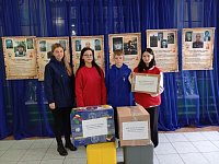 Ершовские волонтеры собрали посылки для бойцов спецоперации